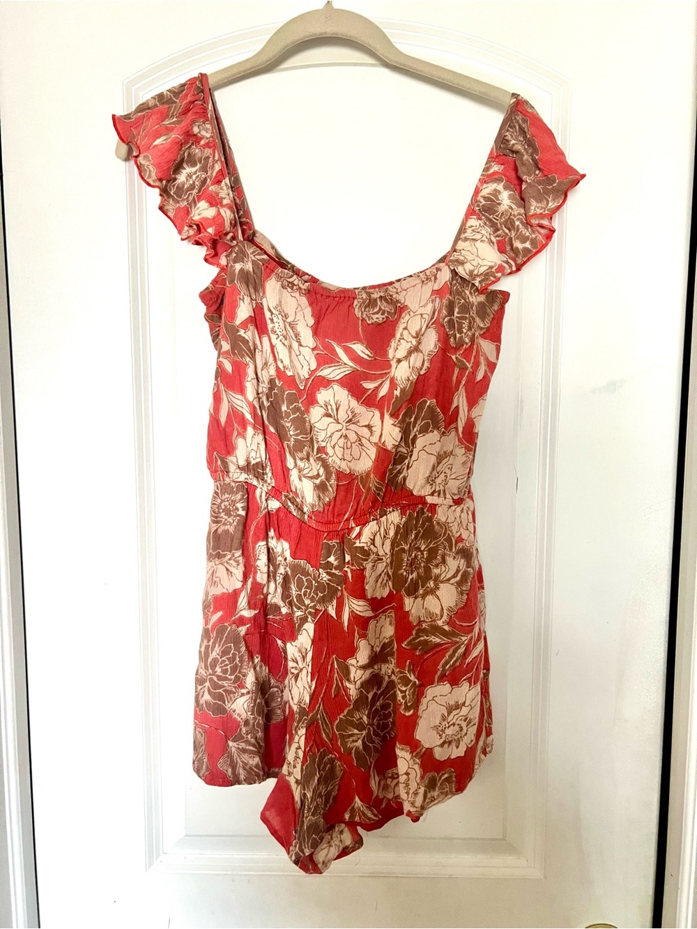Muse Floral Scoop Neck Top in Coral and Cream
